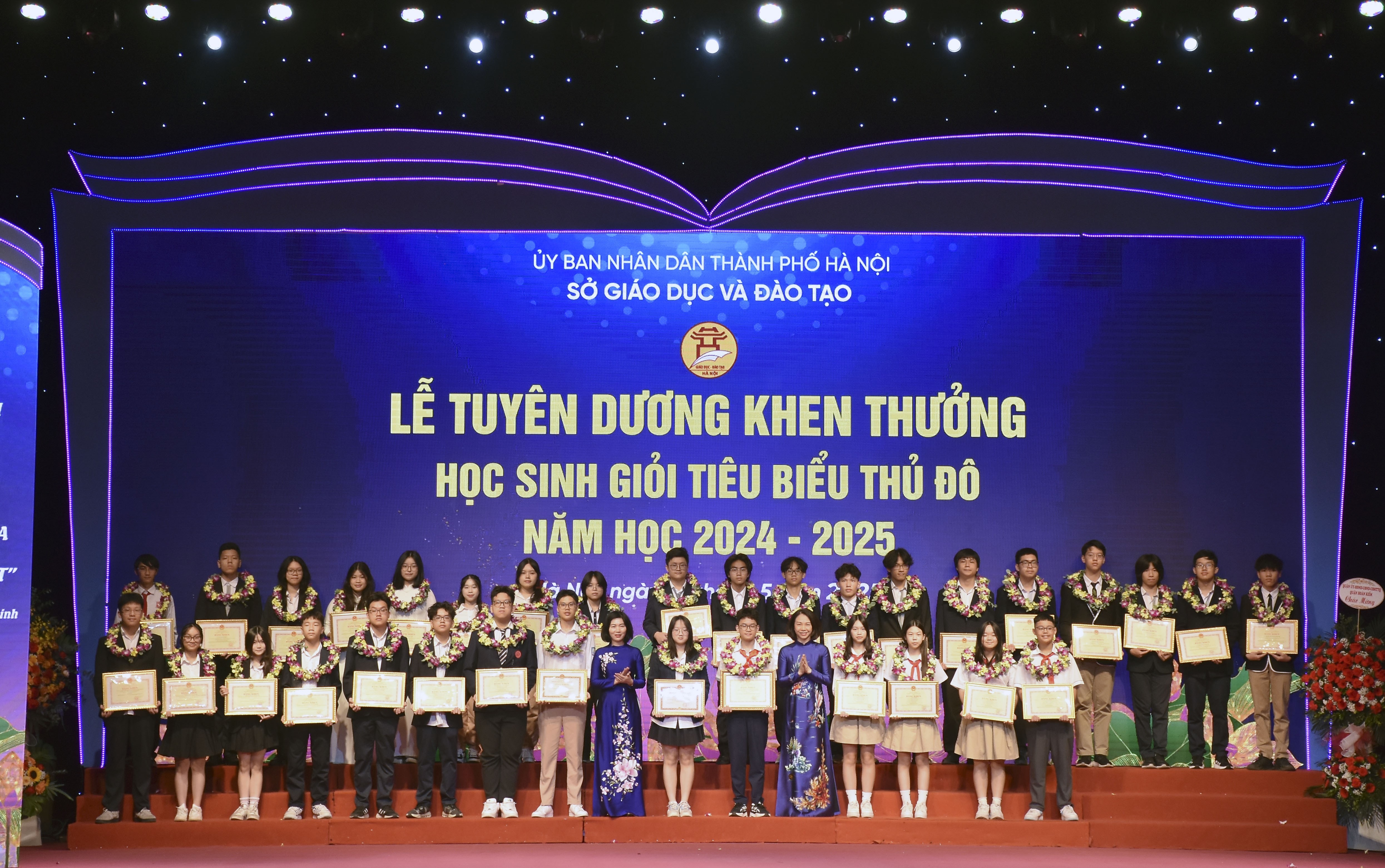 Tuyên dương học sinh giỏi tiêu biểu Thủ đô năm học 2024 - 2025 Tuyên dương học sinh giỏi tiêu biểu Thủ đô năm học 2024 - 2025