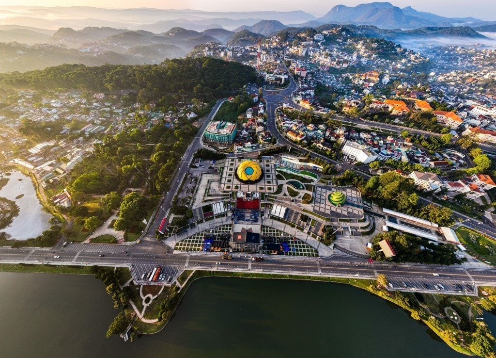 Tỉnh Lâm Đồng mới sau khi hợp nhất với diện tích 24.233,1 km2, trung tâm hành chính đặt tại TP Đà Lạt 