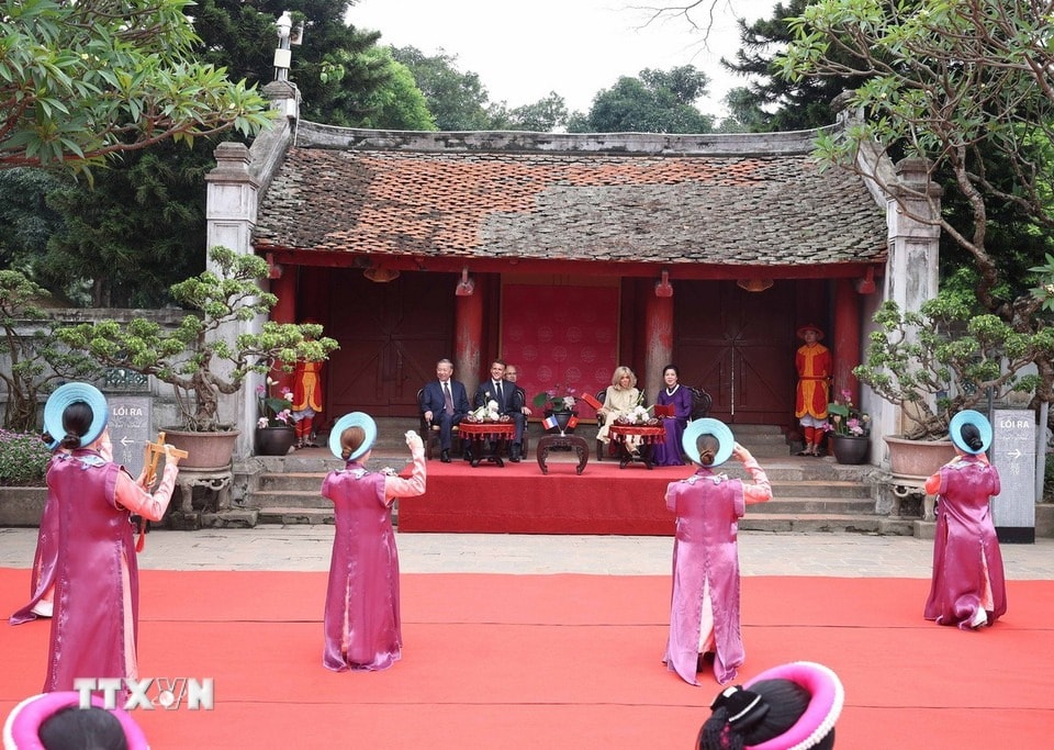 tong-bi-thu-to-lam-phap-3.jpg