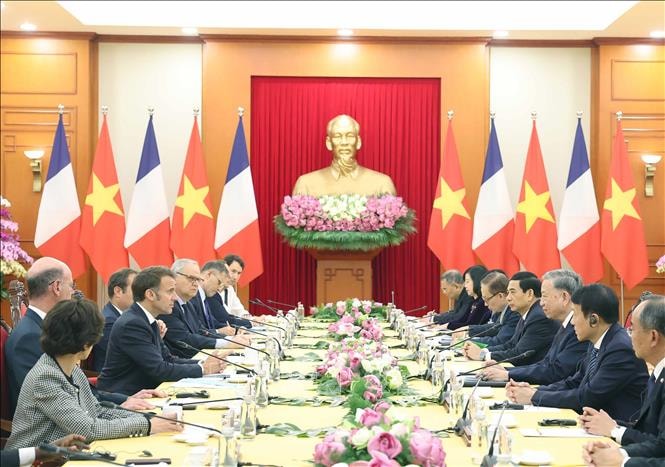 tong-thong-phap-1.jpg