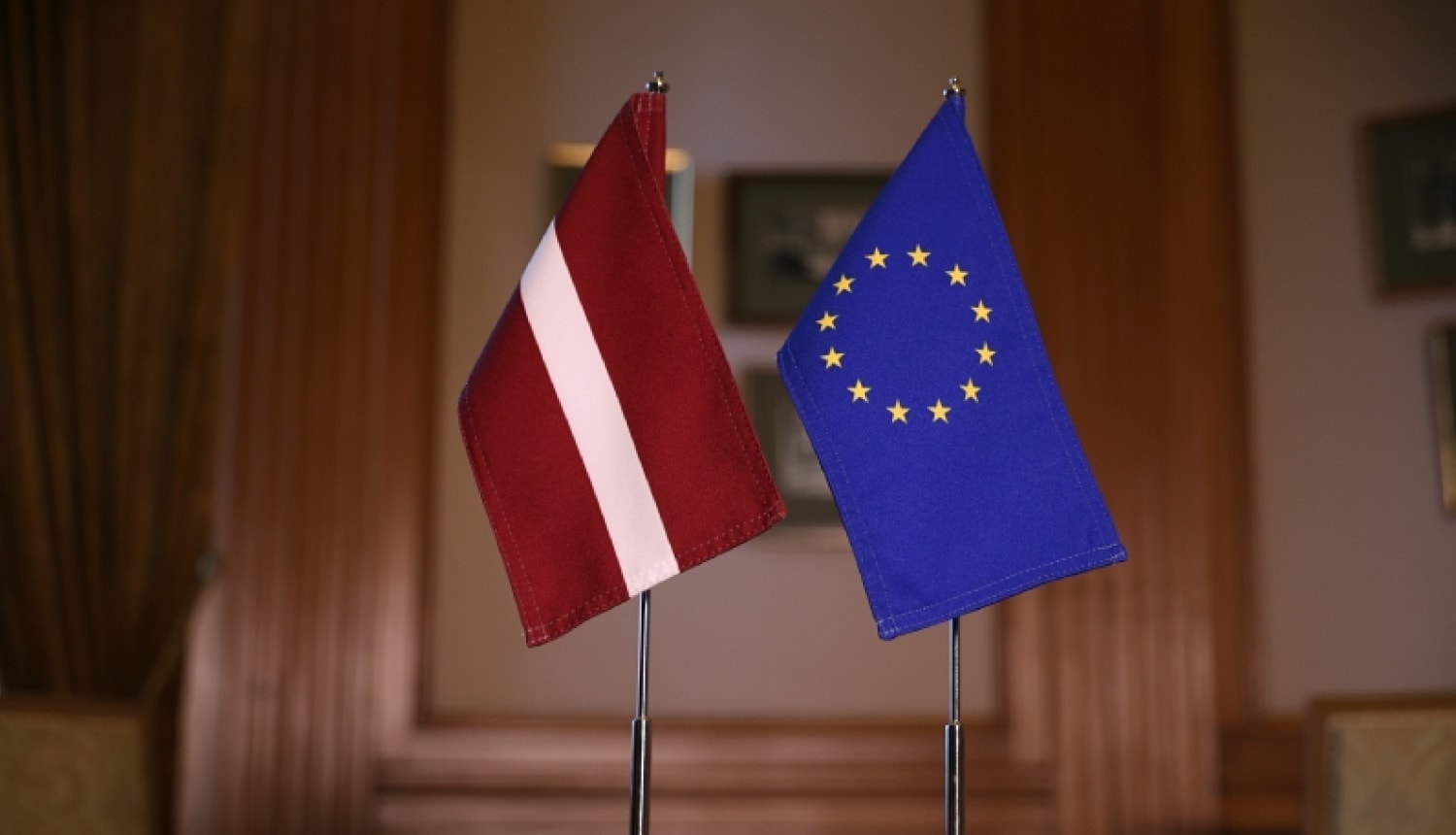 lv-eu.jpg