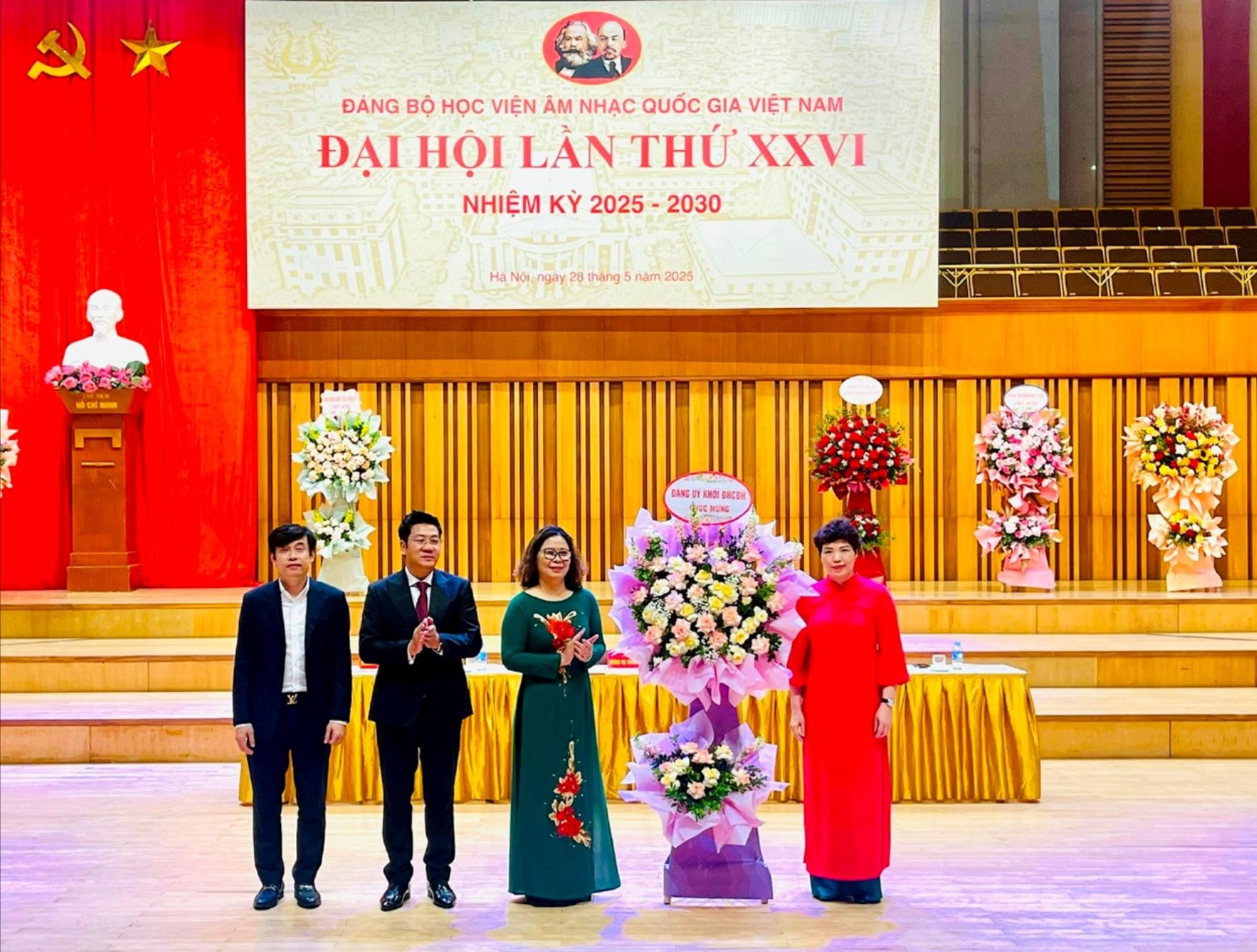 hv-tang-hoa-.jpg