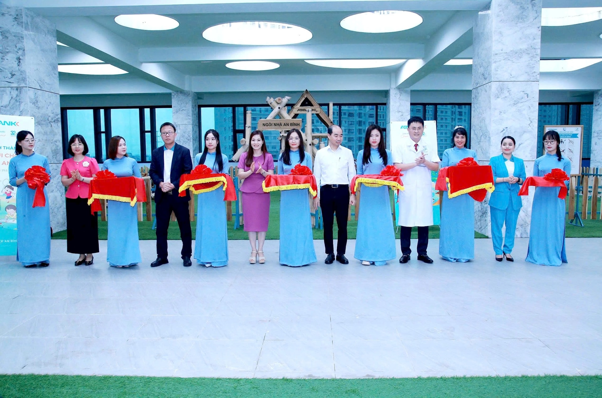 nhi-n-khanh-thanhh.jpg
