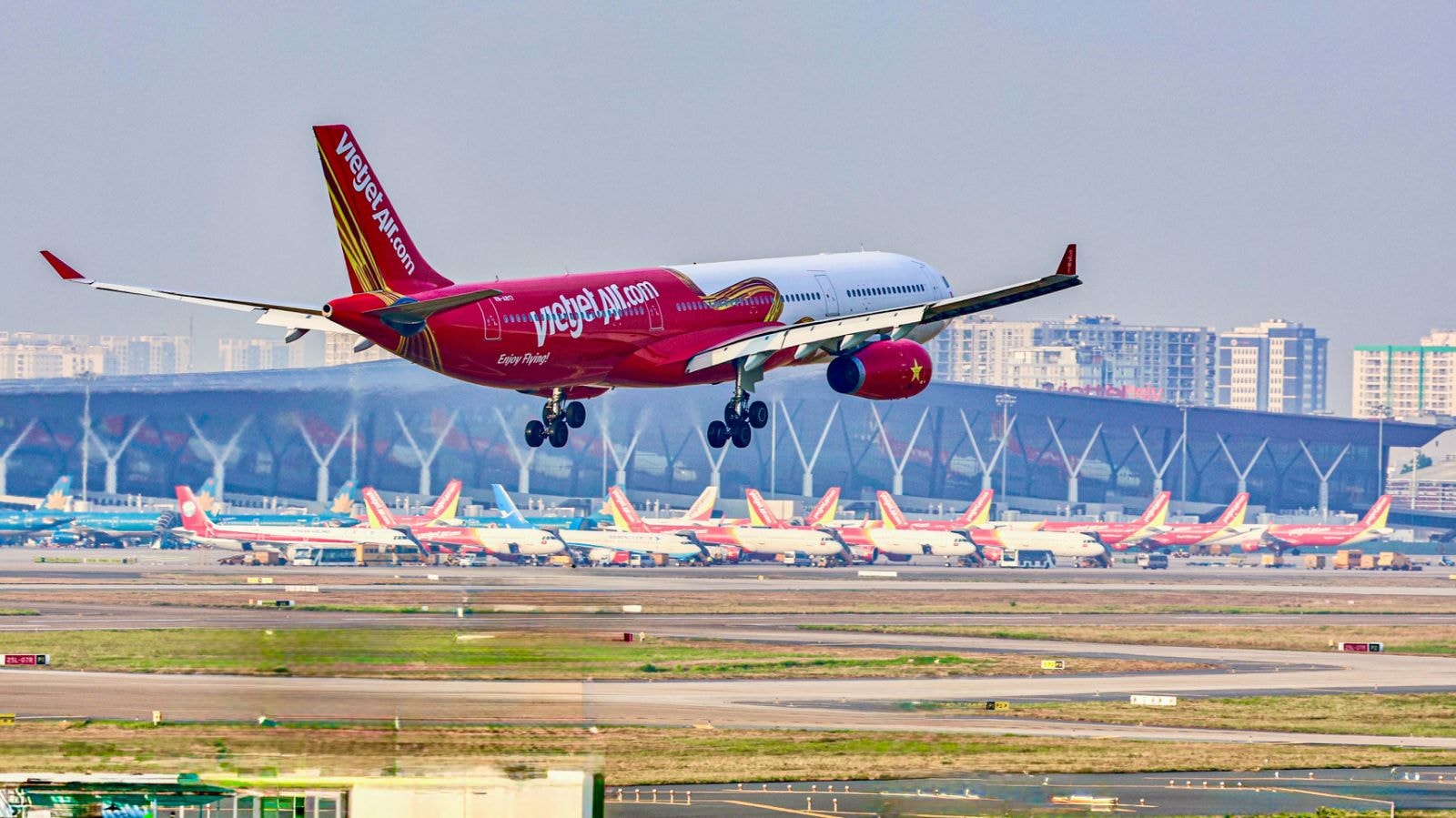 29-5-tau-bay-vietjet.jpg