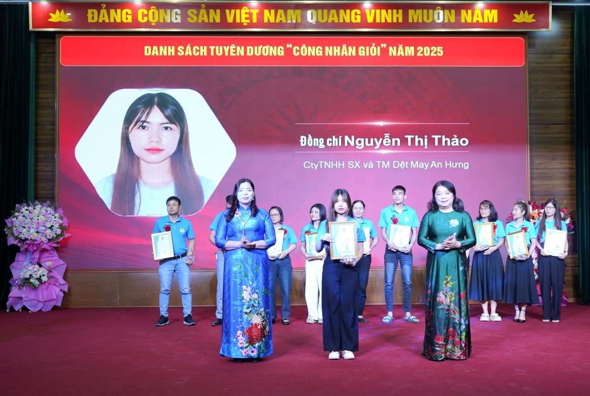 LĐLĐ huyện Mỹ Đức: Tuyên dương Công nhân giỏi, sơ kết công tác công đoàn 6 tháng đầu năm 2025