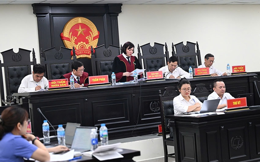 Hội đồng xét xử phiên tòa sơ thẩm vụ án cựu Vụ phó Nguyễn Lộc An. Ảnh: Quang Việt
