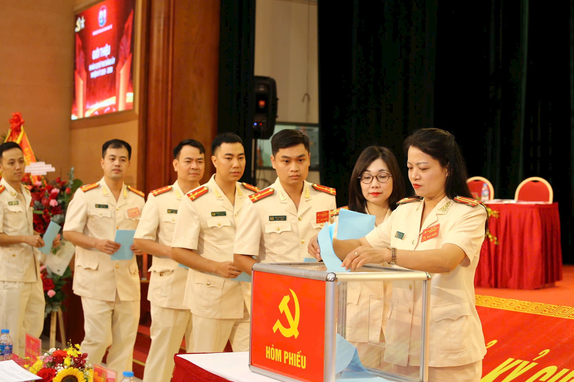 dai-hoi1.jpg