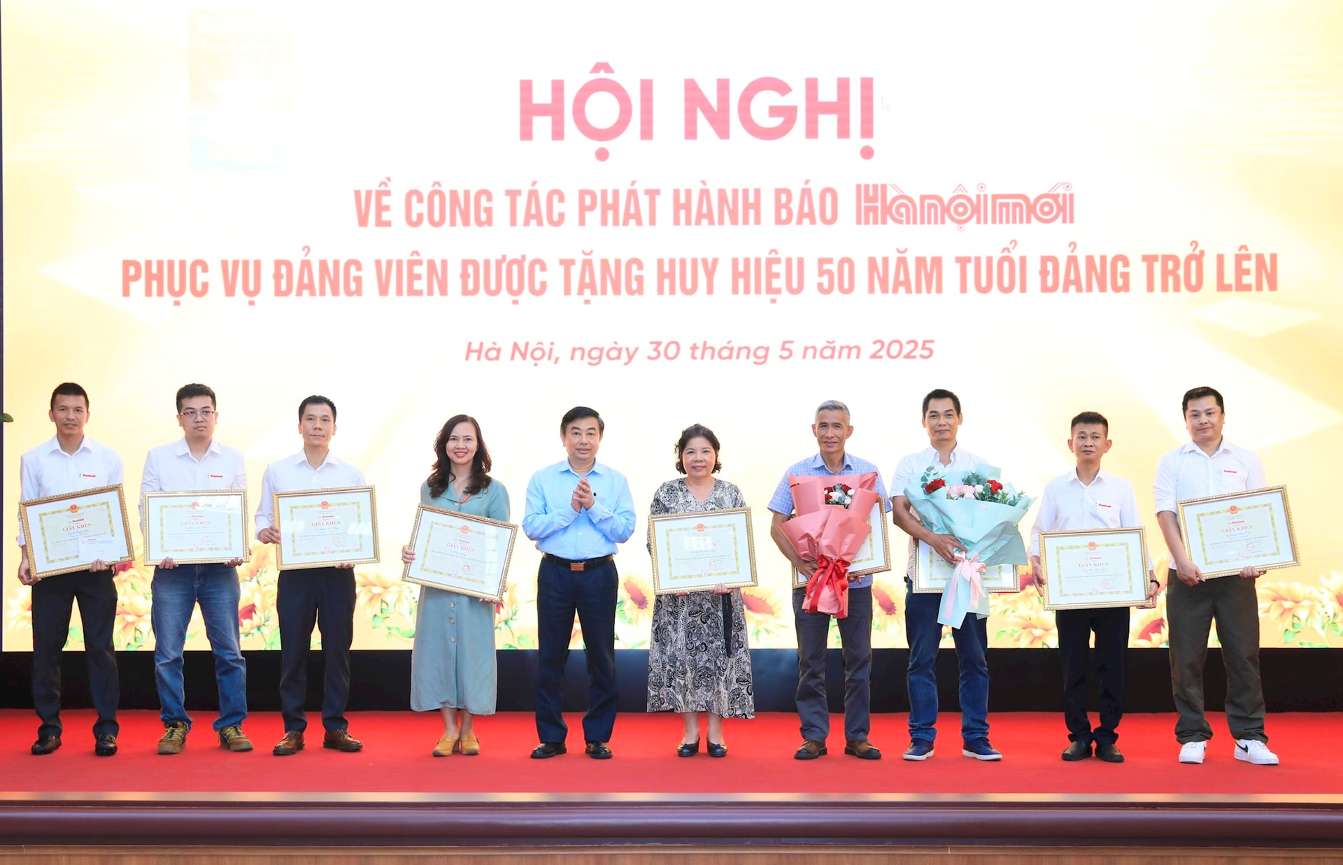 hnm-khen-2.jpg
