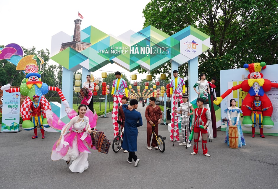 Hành trình trải nghiệm di sản, công nghệ và ẩm thực Thủ đô