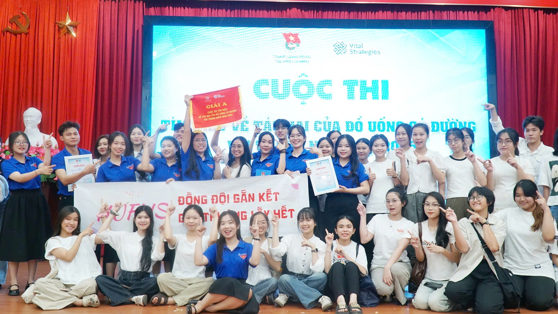 nhat.jpg