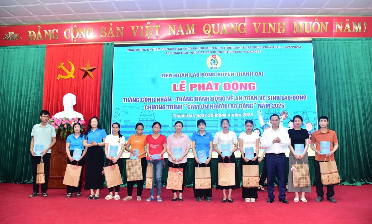 Huyện Thanh Oai: Nhiều hoạt động thiết thực chăm lo cho người lao động