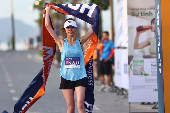 Khoảnh khắc phá băng vô địch 10km nữ của Nguyễn Thu Quyên.
