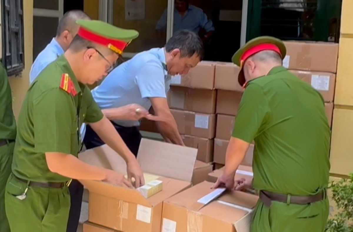 Phát hiện lô hàng lậu hơn 5000 lọ dưỡng da tại Công ty TNHH dược mỹ phẩm Ngân Korea