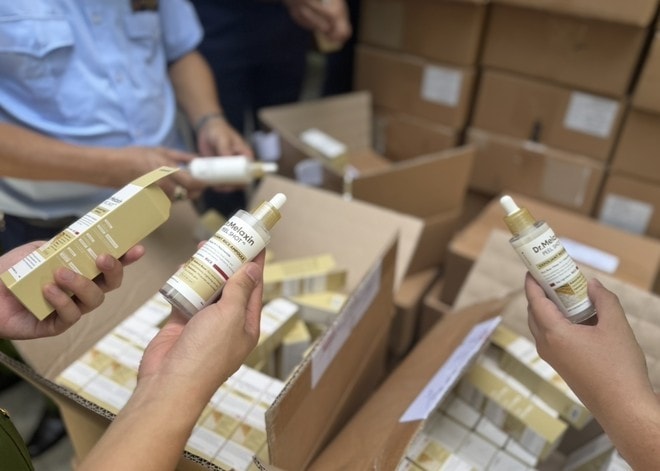 Phát hiện lô hàng lậu hơn 5000 lọ dưỡng da tại Công ty TNHH dược mỹ phẩm Ngân Korea