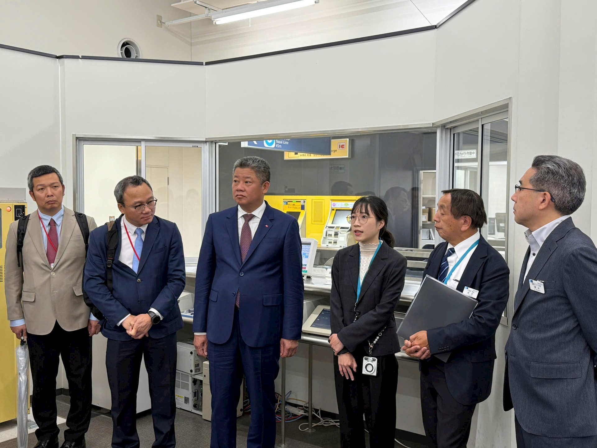 anh-6.-lam-viec-voi-tokyo-metro.jpg