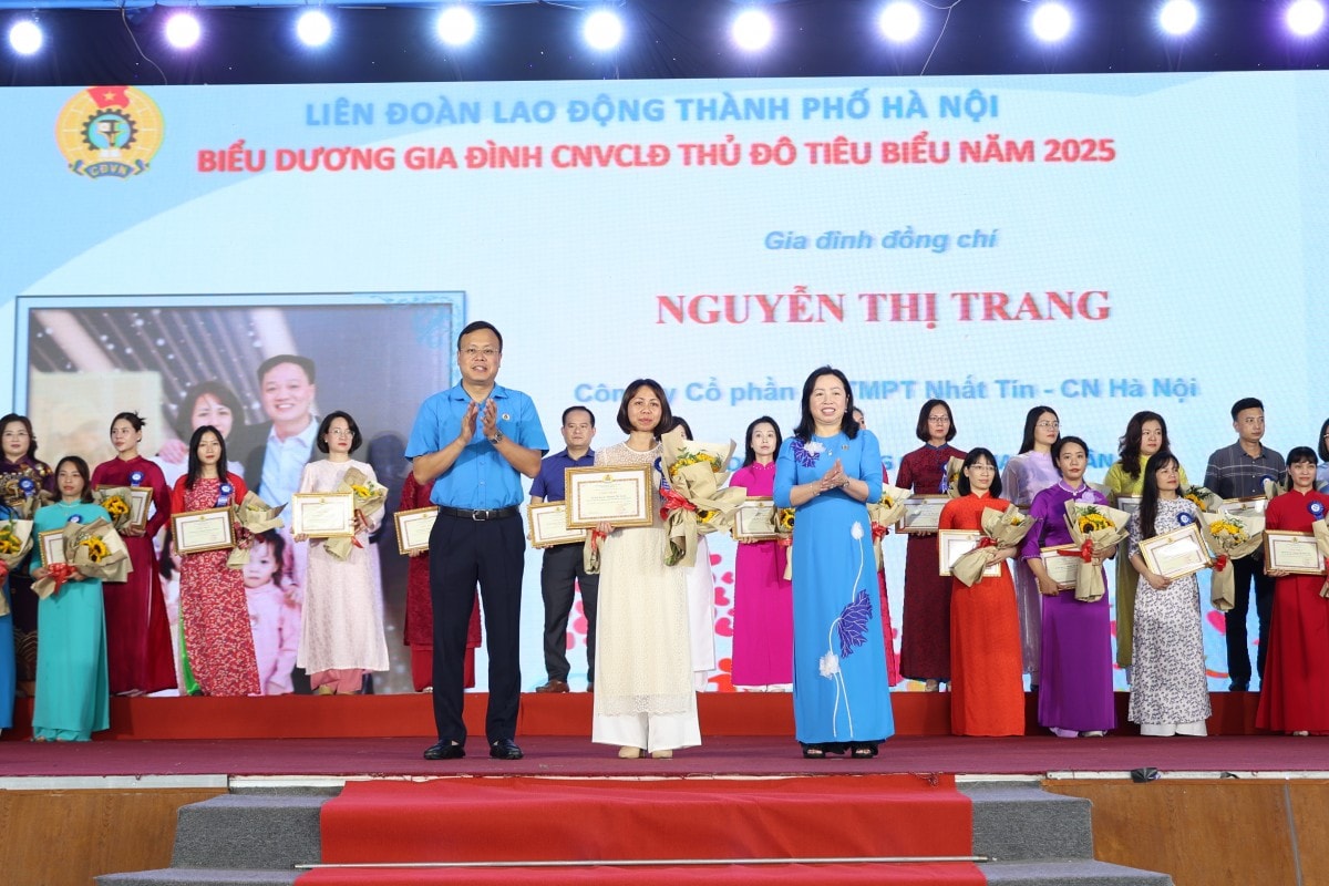TRỰC TUYẾN: Công đoàn Thủ đô biểu dương gia đình, động viên con công nhân, viên chức, lao động tiêu biểu