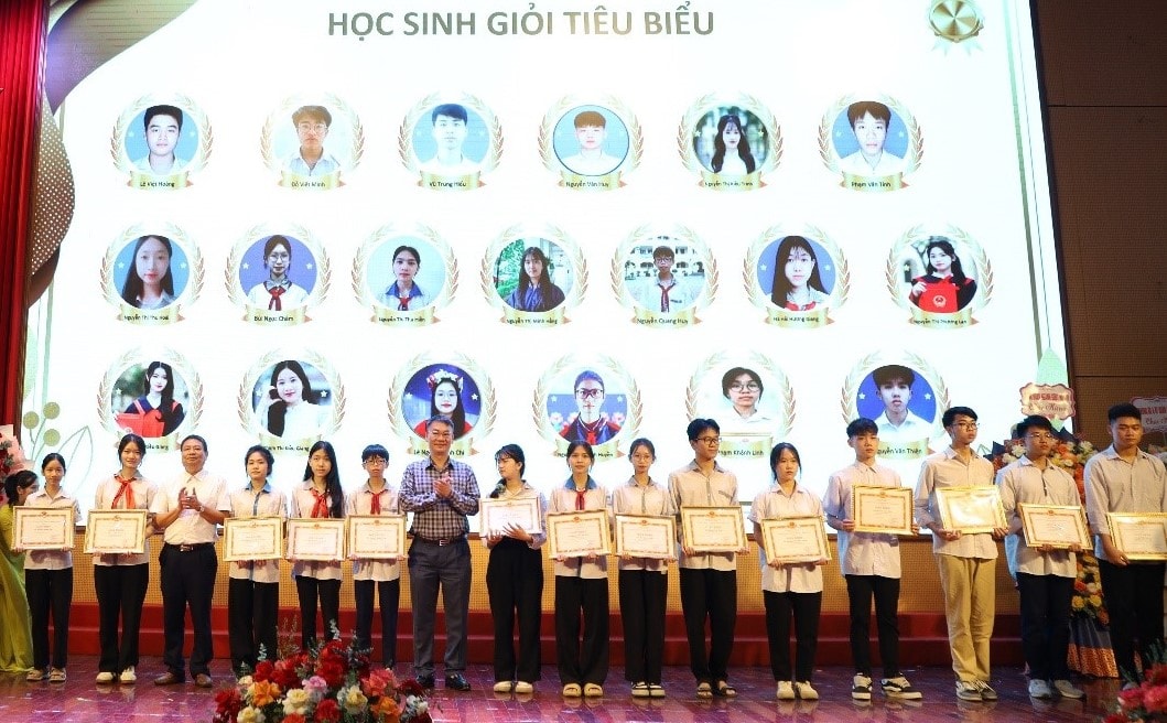 2-me-linh.jpg