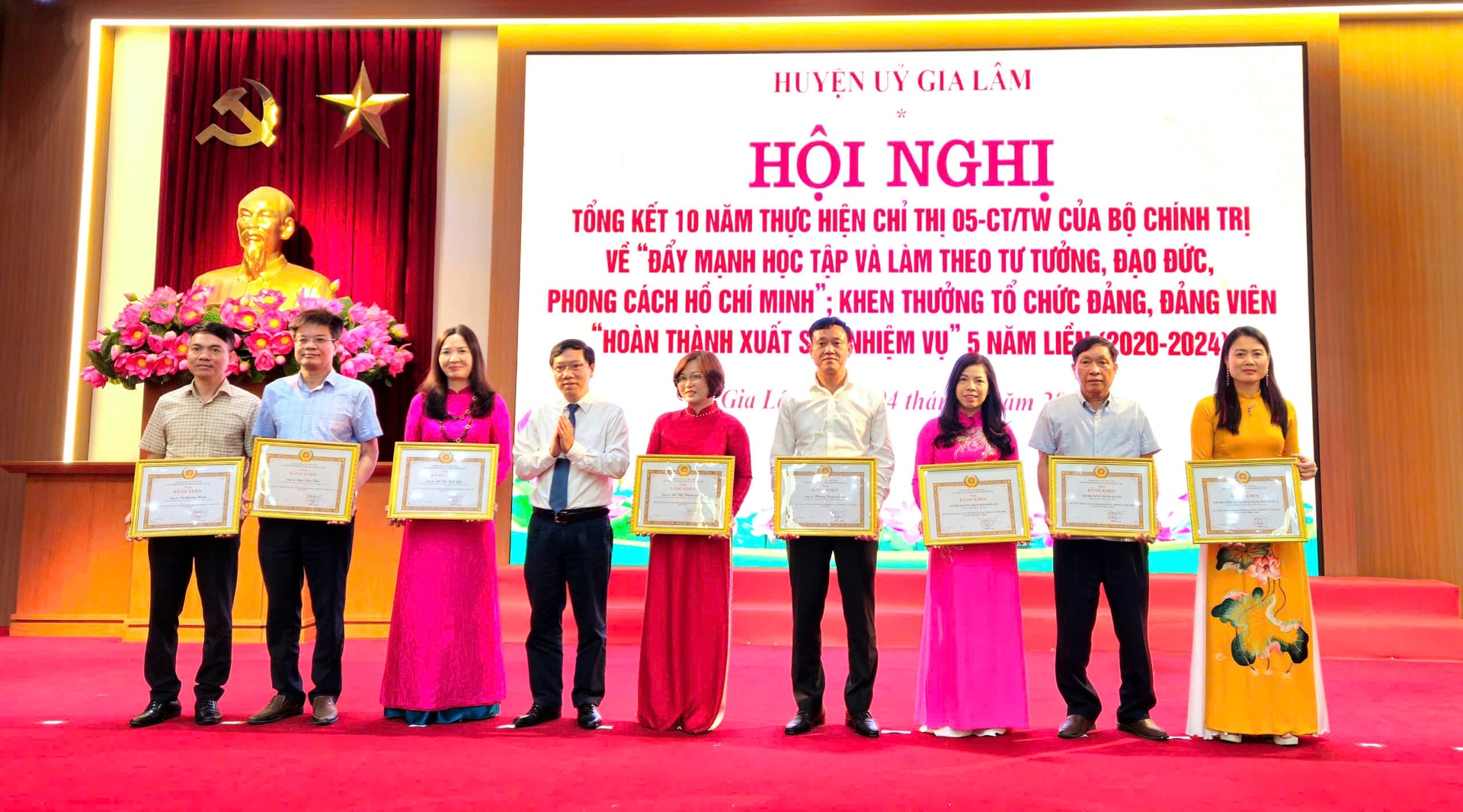 gia-lam-khen-tuhn.jpg
