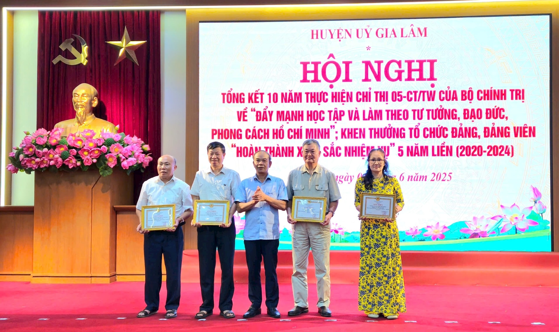 gia-lam-khen1.jpg