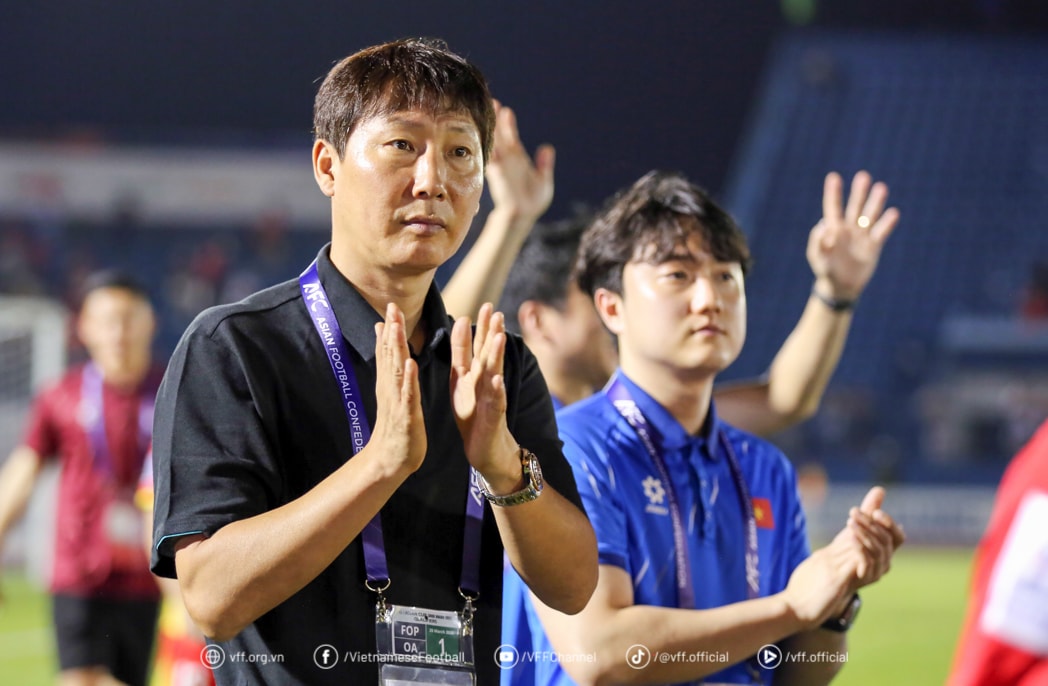 4-coach-kim-sang-sik.jpeg
