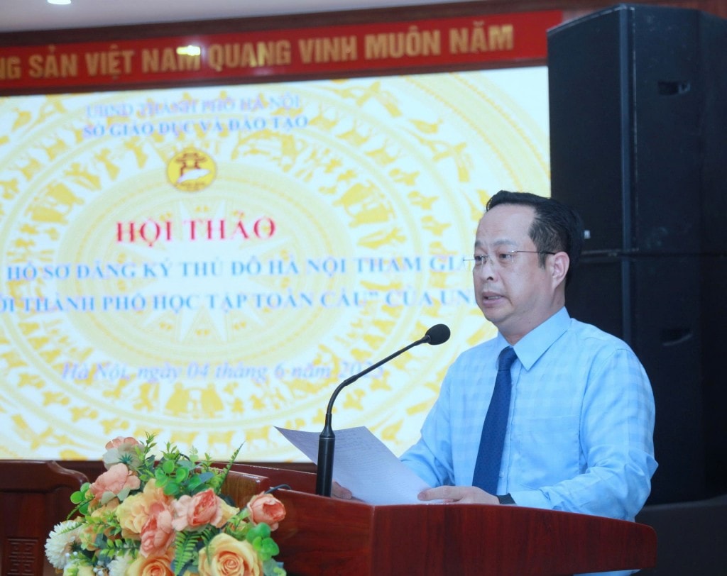 Giám đốc Sở GD&ĐT Hà Nội Trần Thế Cương phát biểu khai mạc hội thảo.