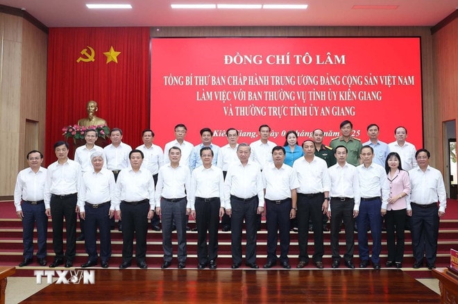 ttxvn-tong-bi-thu-to-lam-lam-viec-voi-ban-thuong-vu-tinh-uy-kien-giang-va-thuong-truc-tinh-uy-an-giang-8072272-9.jpg