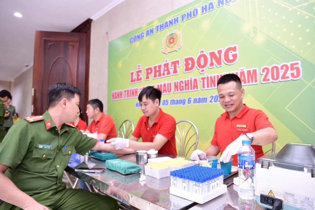 Các cán bộ chiến sĩ