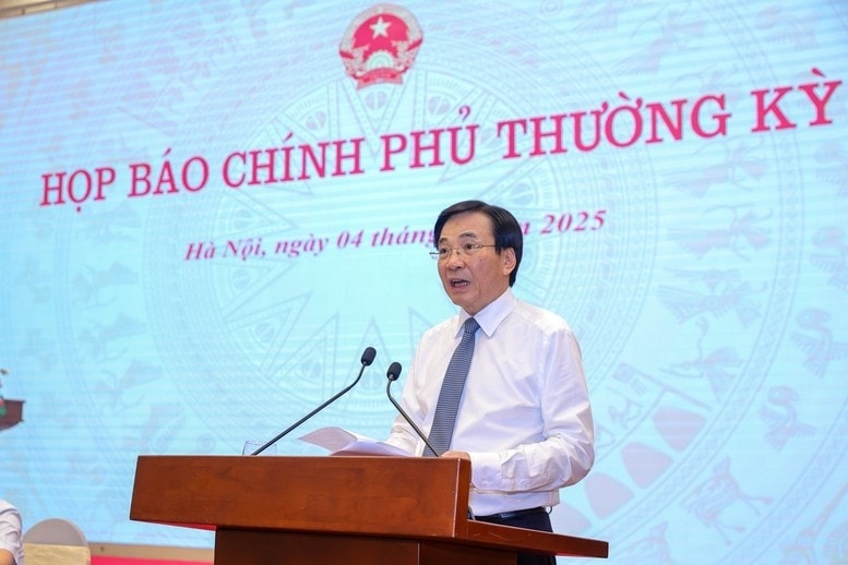 Bộ trưởng, Chủ nhiệm Văn phòng Chính phủ Trần Văn Sơn. Bộ trưởng, Chủ nhiệm Văn phòng Chính phủ Trần Văn Sơn.