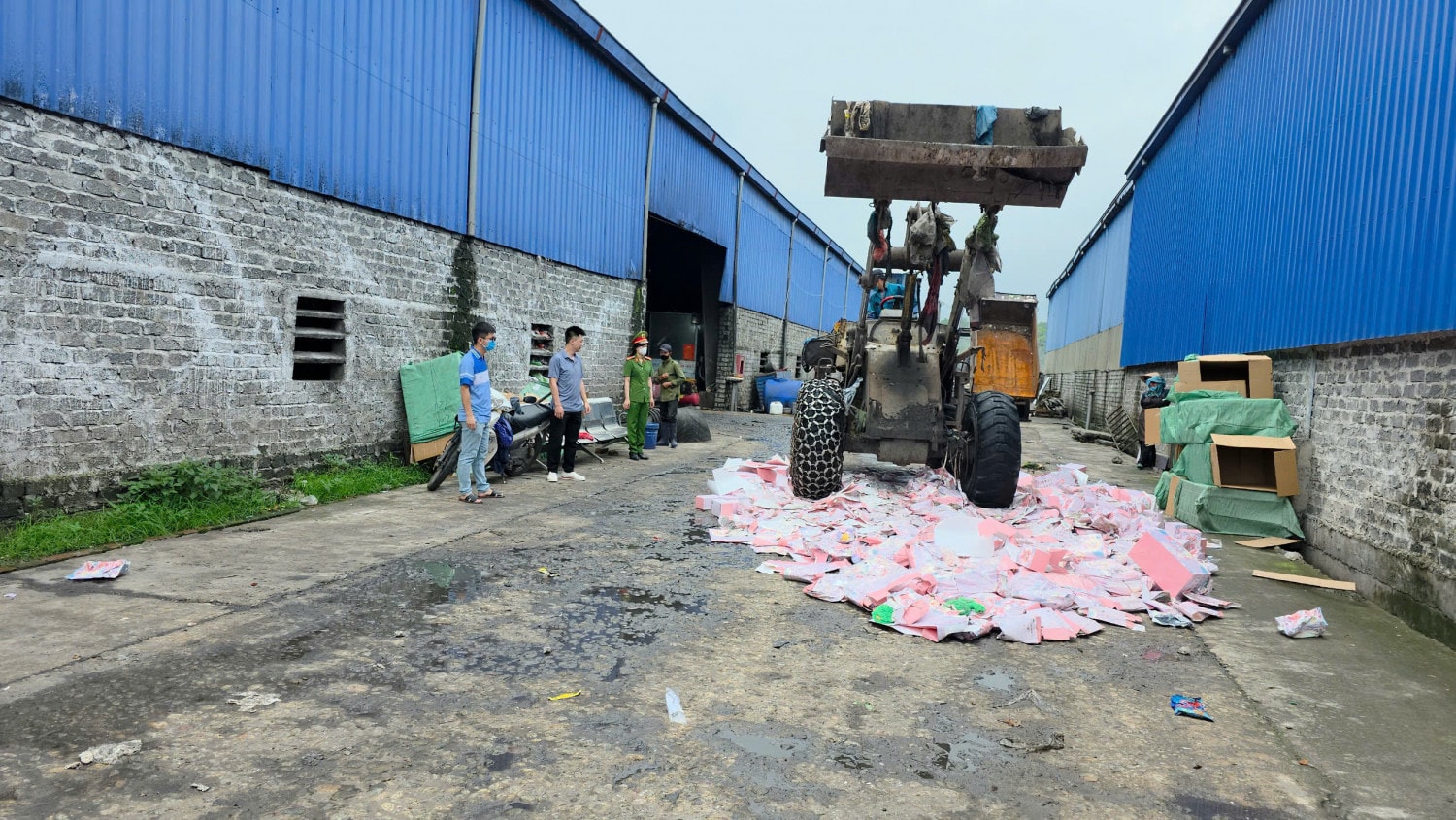 tieu-huy-1.jpg