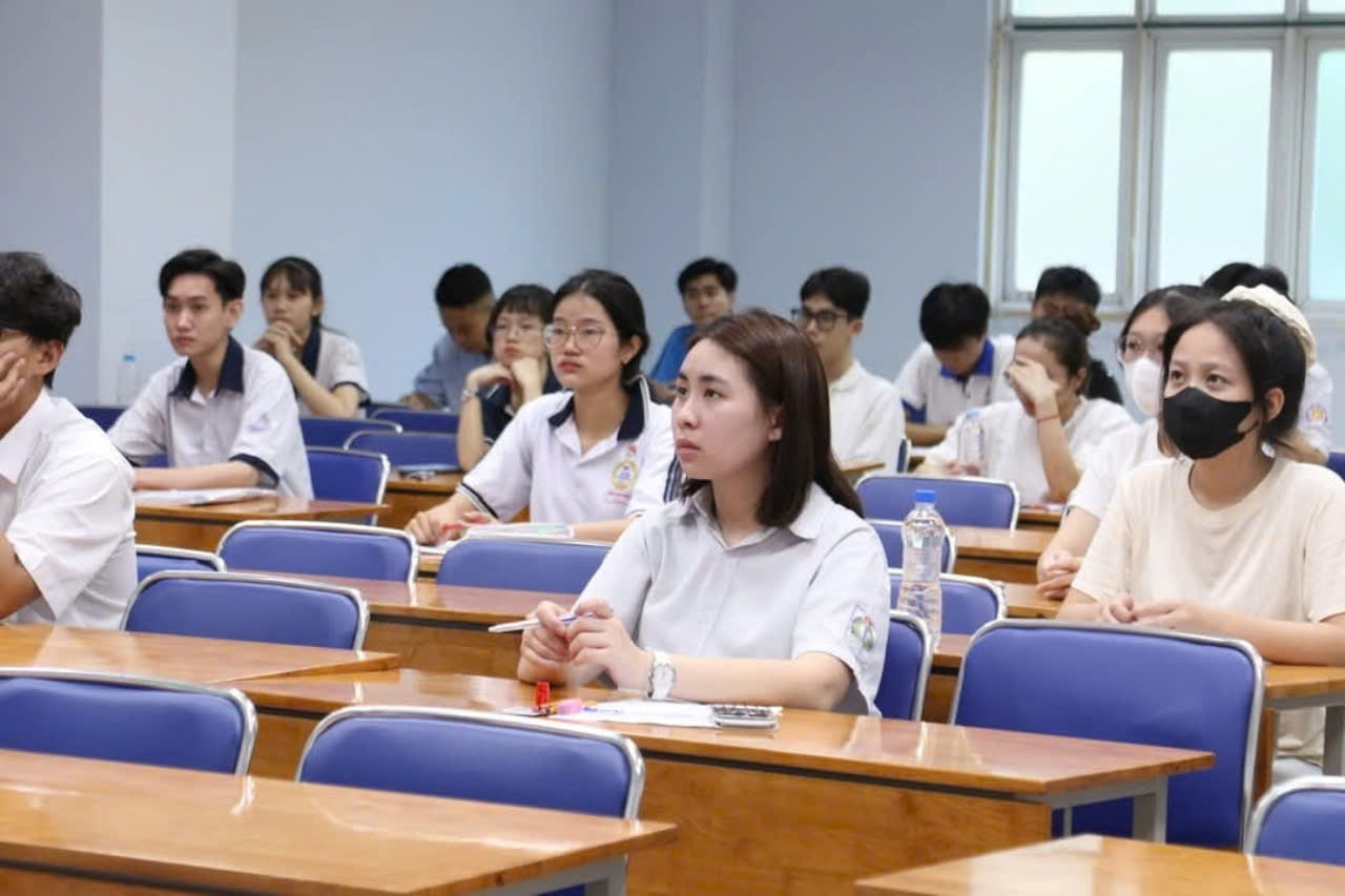 [Podcast] Tin tức ngày 5-6: Giữ nguyên chính sách ưu tiên khu vực trong tuyển sinh 2025