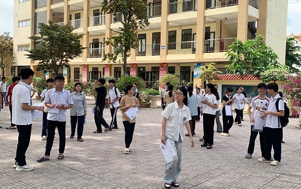 ha-noi-nang-nong-trong-ngay-thi.jpg
