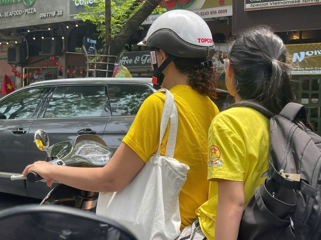 Giao xe máy cho con sớm: Một lần dễ dãi đánh đổi cả tương lai