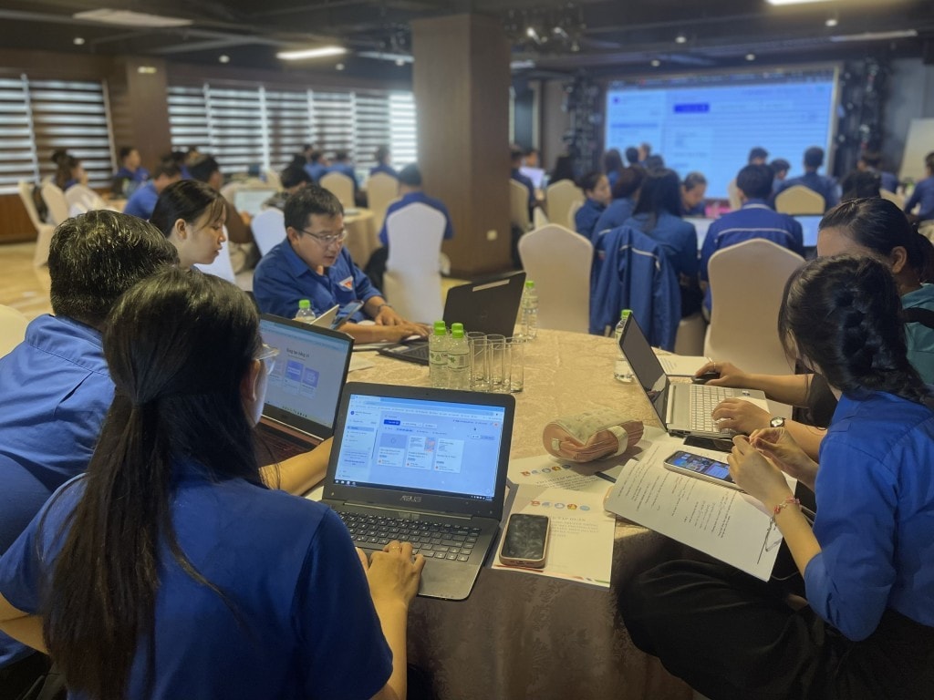 Đoàn viên thanh niên Đà Nẵng phát huy vai trò xung kích, tiên phong, dẫn đầu triển khai mạnh mẽ các chiến dịch phổ cập kỹ năng số (Ảnh Đ.Minh)