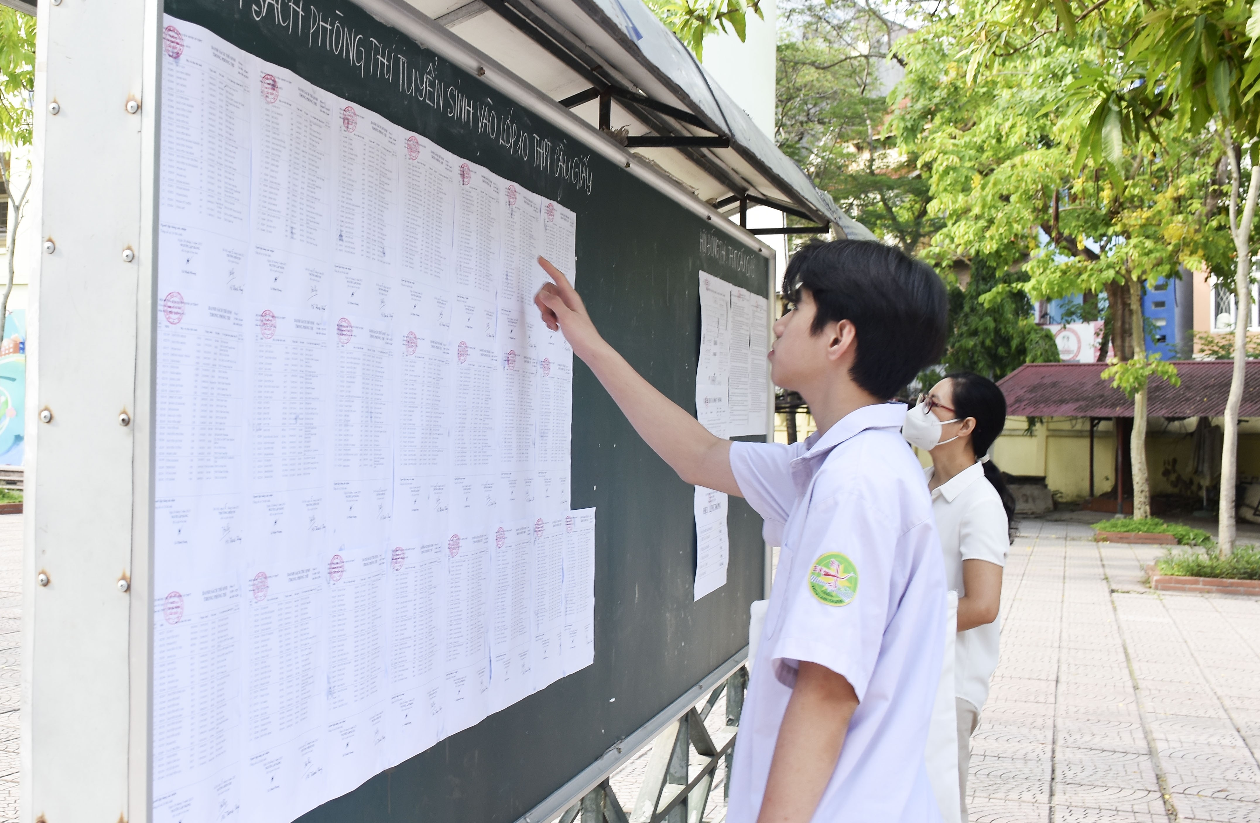 Gần 103.000 thí sinh Hà Nội làm thủ tục dự thi vào lớp 10 công lập