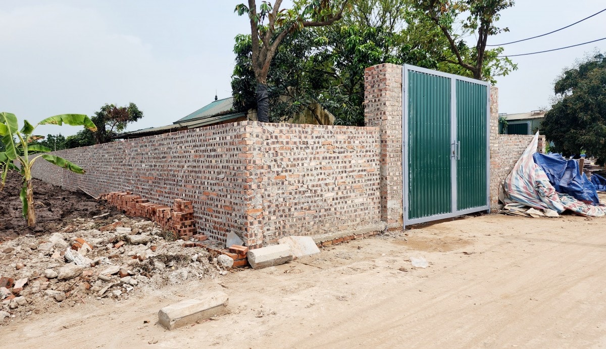 “Công trường xây dựng” vẫn tấp nập bất chấp cảnh báo của lãnh đạo thành phố