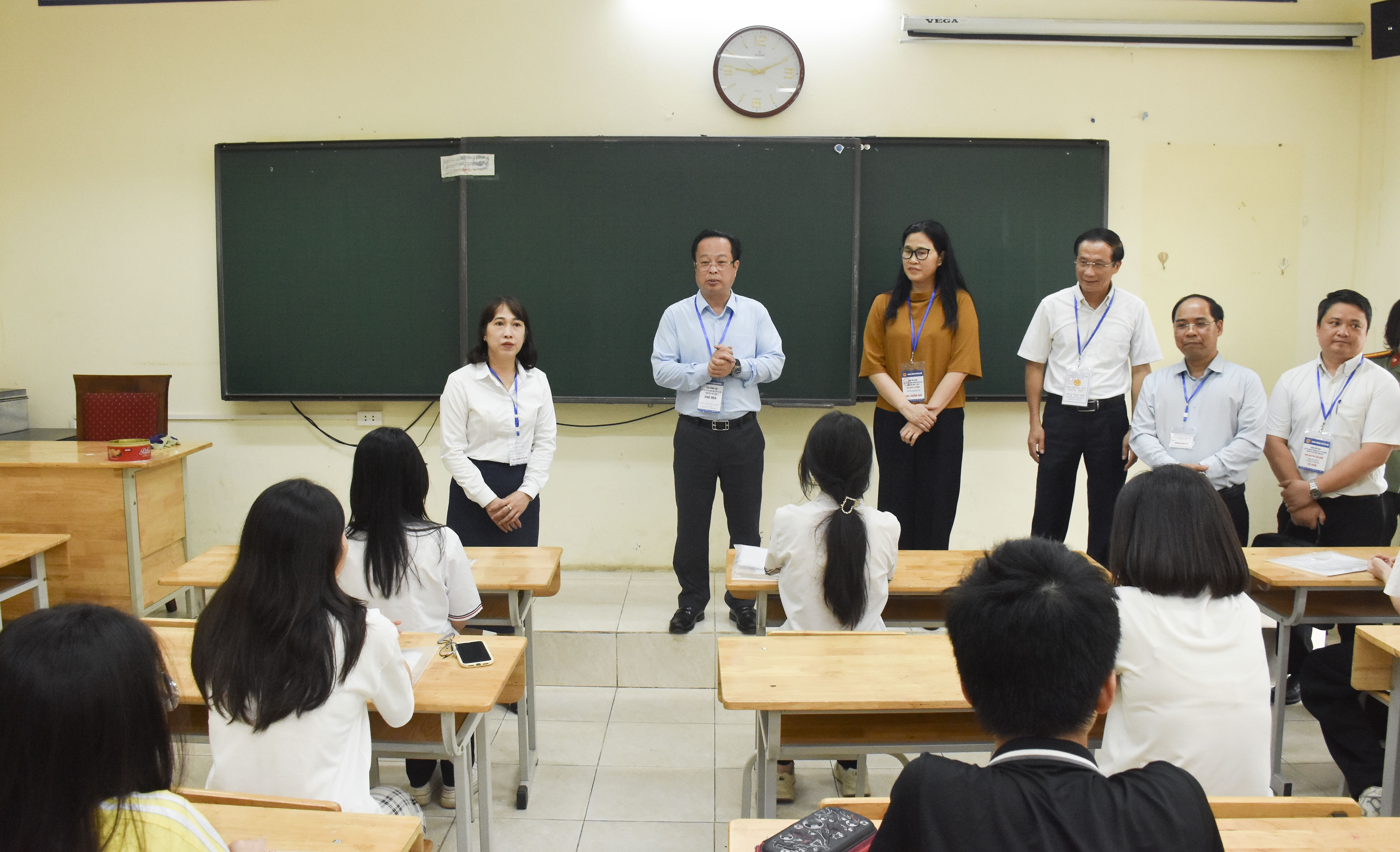 Gần 103.000 thí sinh Hà Nội làm thủ tục dự thi vào lớp 10 công lập