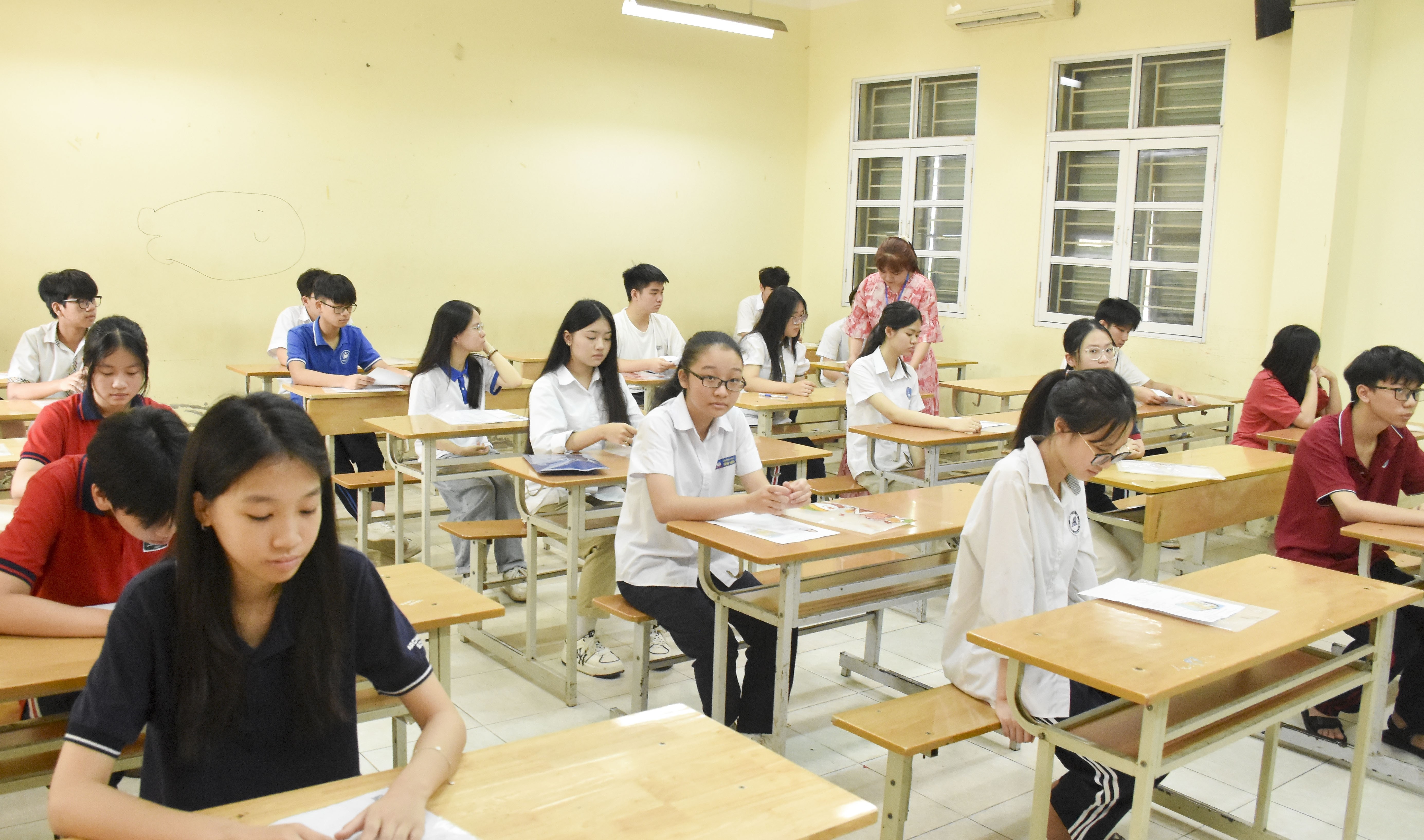 Gần 103.000 thí sinh Hà Nội làm thủ tục dự thi vào lớp 10 công lập