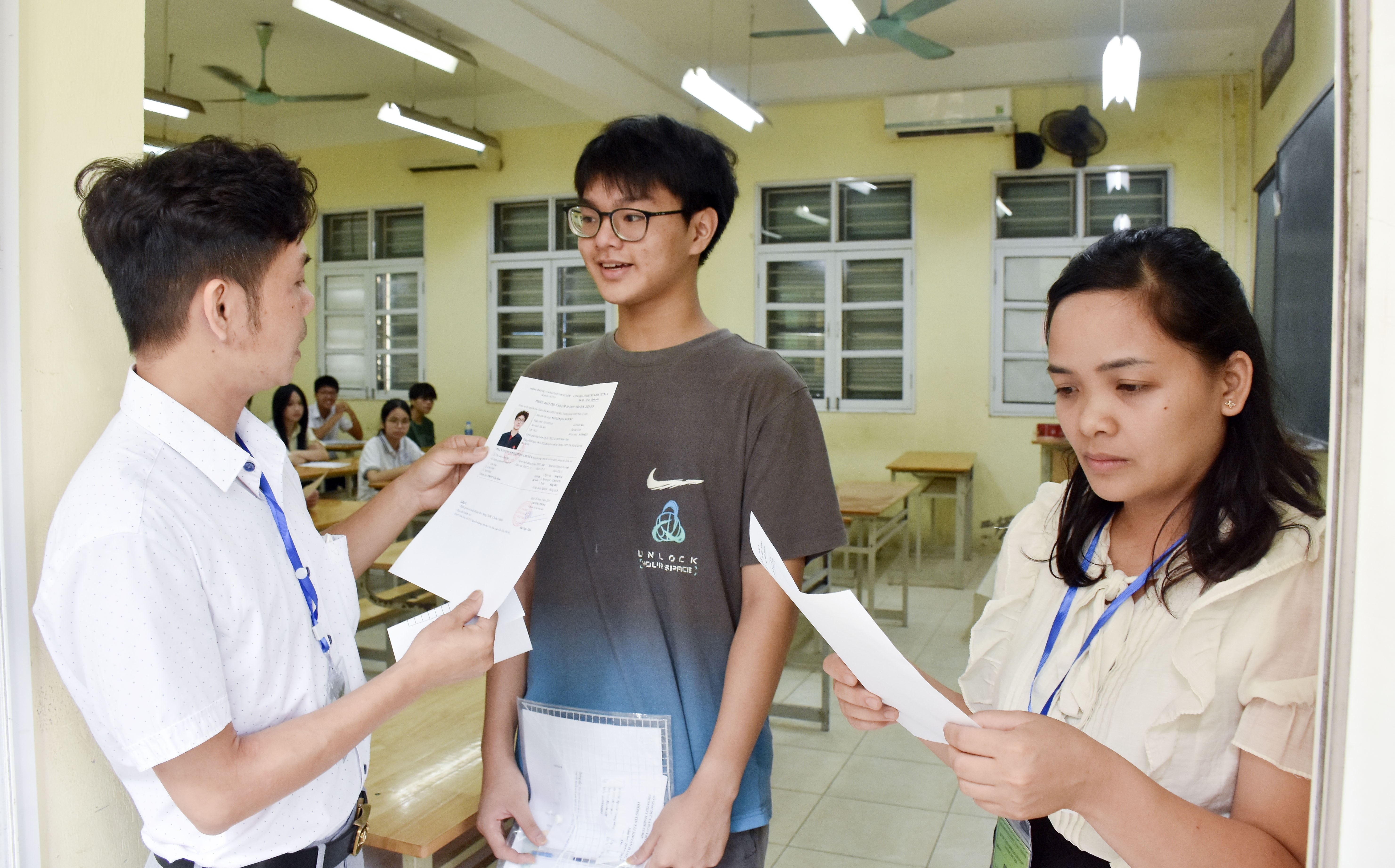 Gần 103.000 thí sinh Hà Nội làm thủ tục dự thi vào lớp 10 công lập