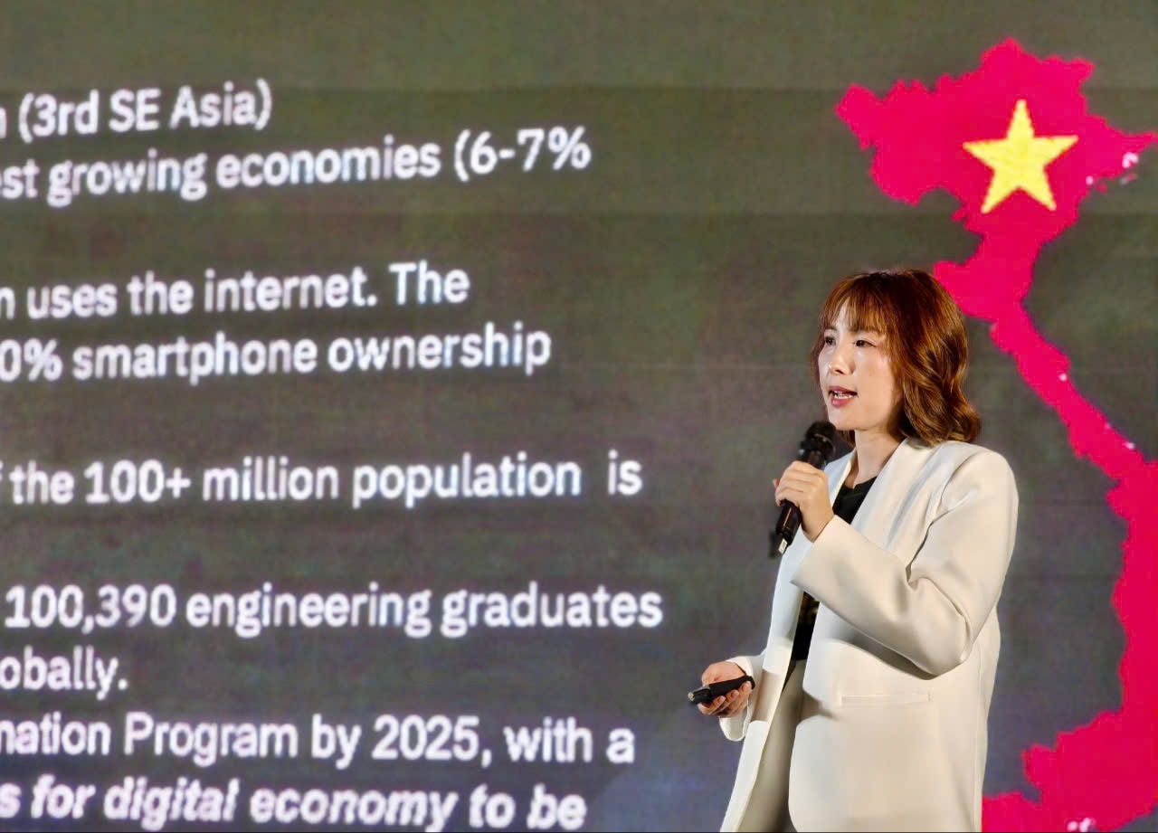 lynn-hoang.jpg