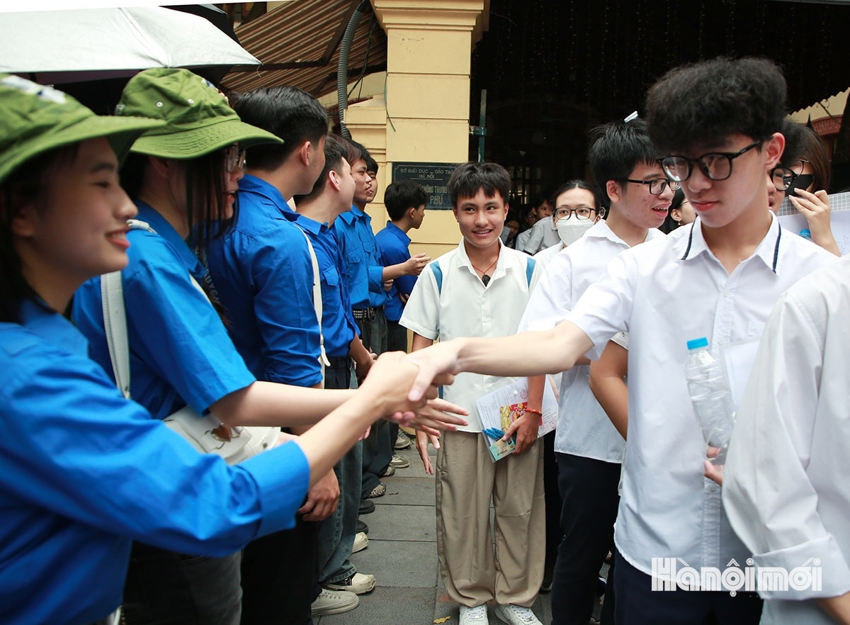W_hoan-thanh-bai-thi-mon-ngu-van-11.jpg