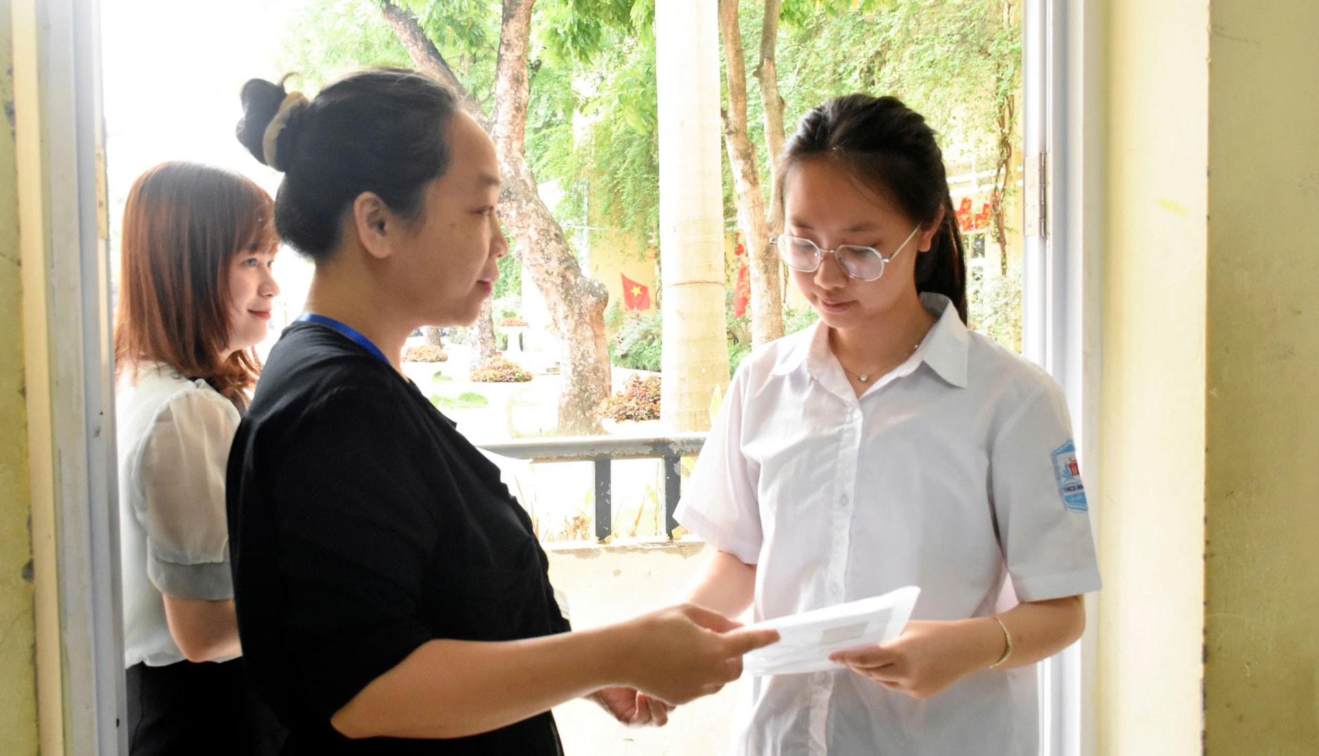 Các thí sinh thi vào lớp 10 tại Hà Nội đã có ngày thi đầu tiên khá dễ chịu. Ảnh: Phạm Thảo 