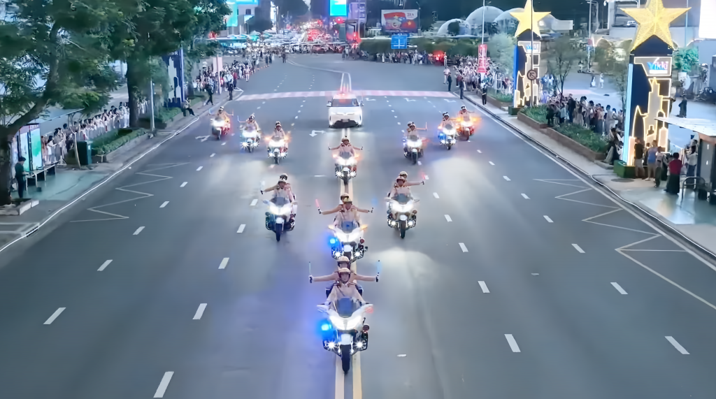 Mãn nhãn chương trình biểu diễn Vinh quang Công an Nhân dân Việt Nam