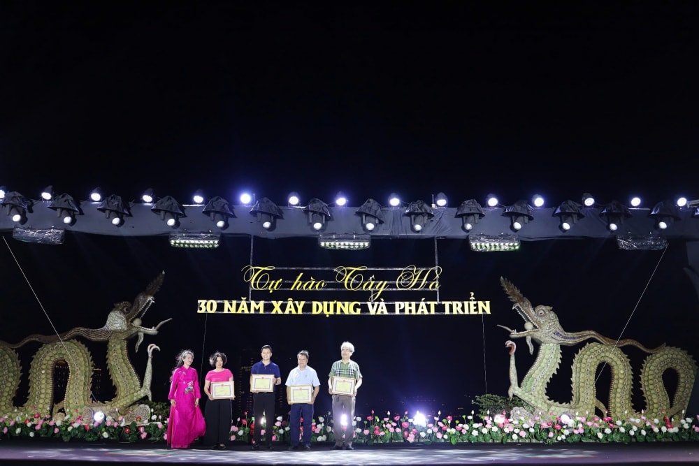 Vinh danh tác giả, tác phẩm nghệ thuật sáng tác về Tây Hồ