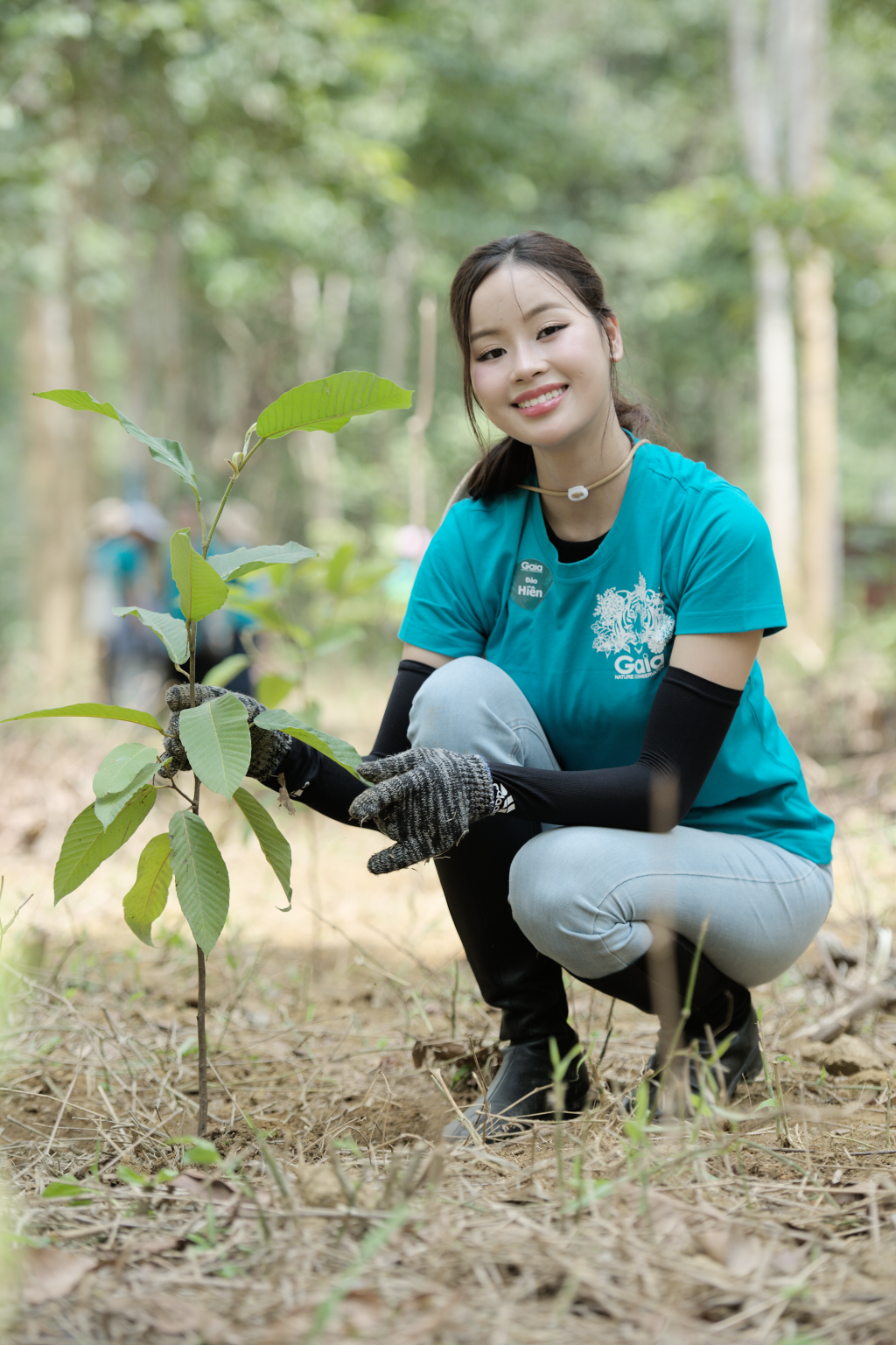 Góp một mầm cây, gieo tương lai xanh Góp một mầm cây, gieo tương lai xanh
