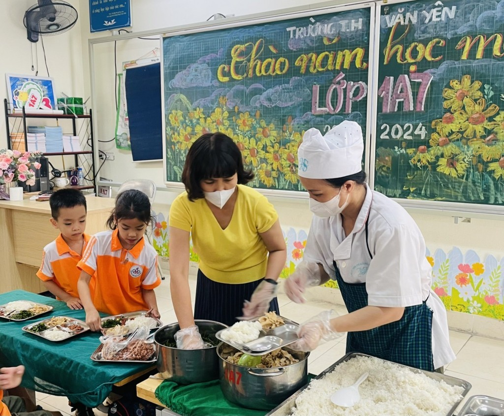 Hà Nội chi hơn 3.000 tỷ đồng hỗ trợ ăn bán trú: San sẻ gánh nặng, đầu tư cho tương lai