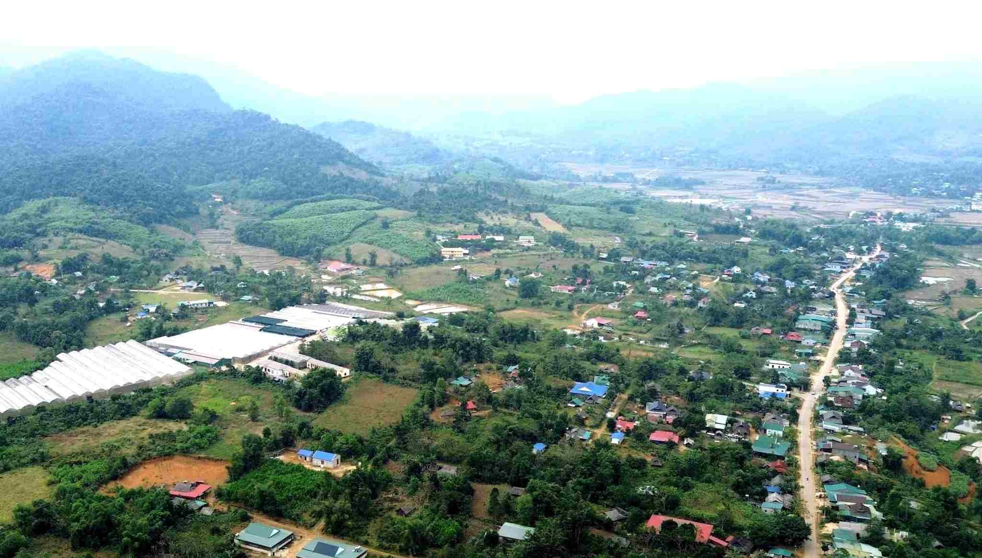 Sét đánh trúng nhà, nam sinh 18 tuổi tử vong
