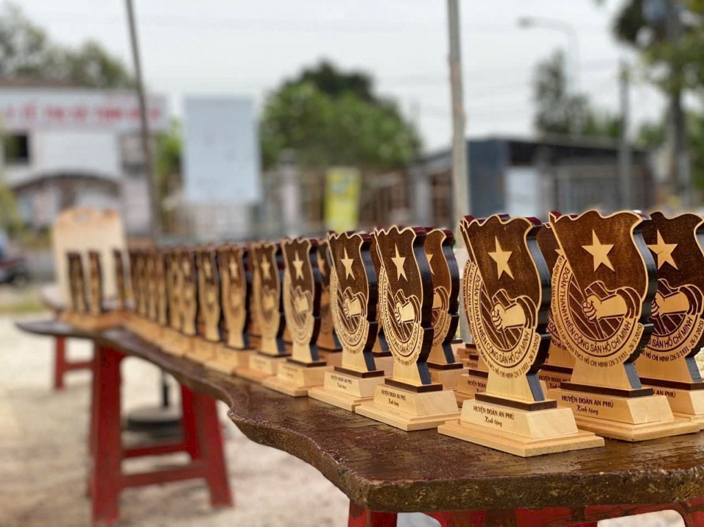 Bài 2: Khởi nghiệp từ xưởng gỗ quê nhà: Hành trình số hóa giấc mơ