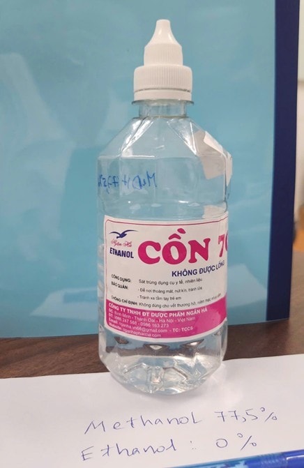 Cồn bệnh nhân dùng để ngậm và súc miệng. Ảnh: BVCC