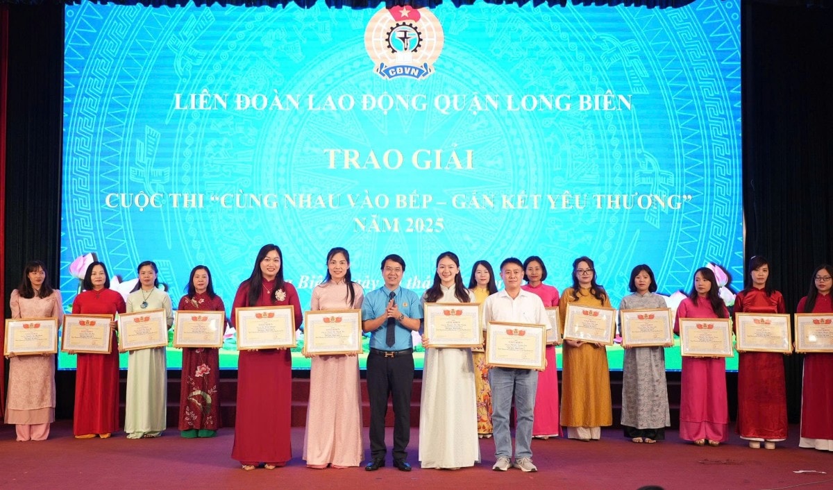 LĐLĐ quận Long Biên: Biểu dương 97 gia đình công nhân, viên chức, lao động tiêu biểu năm 2025