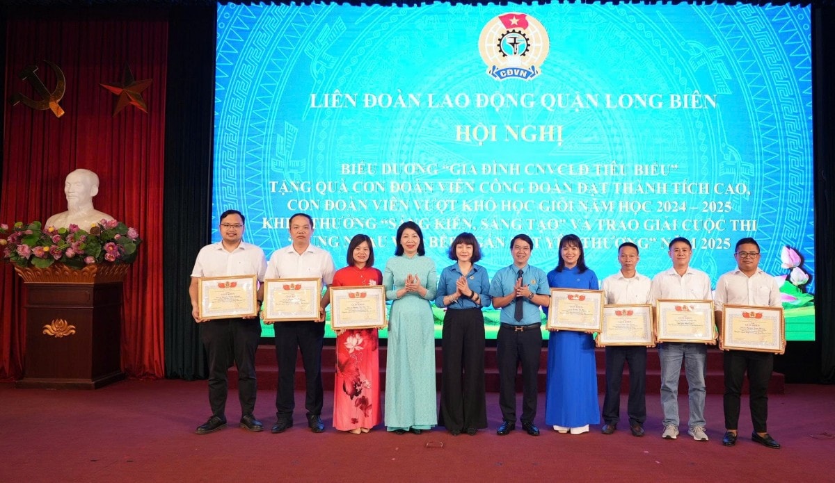 LĐLĐ quận Long Biên: Biểu dương 97 gia đình công nhân, viên chức, lao động tiêu biểu năm 2025